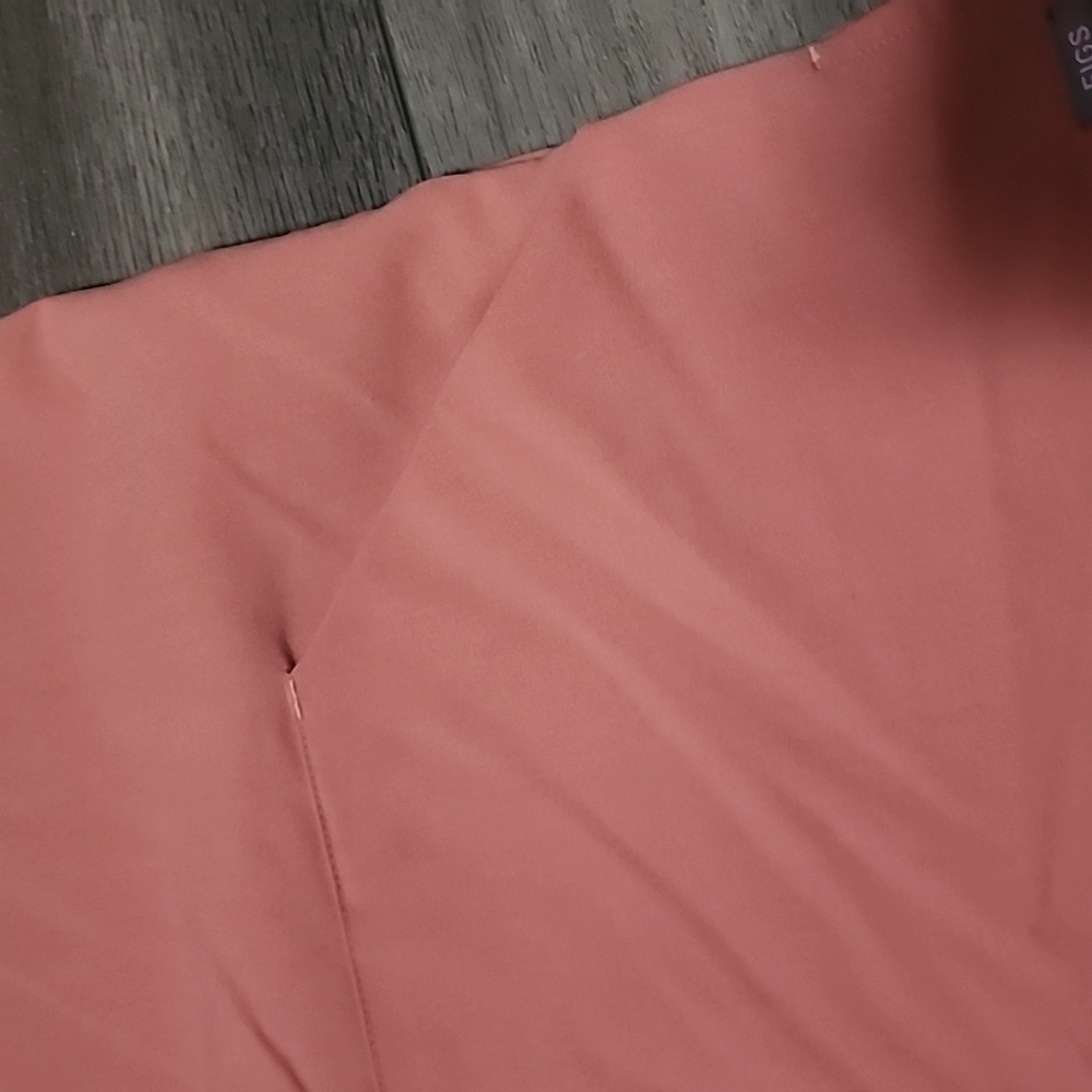 Figs Top In Coral - Picture 3 of 3